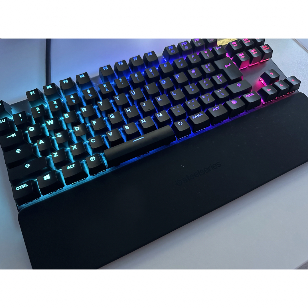 SteelSeries(スティールシリーズ)のAPEX PRO TKL 日本語配列 スマホ/家電/カメラのPC/タブレット(PC周辺機器)の商品写真