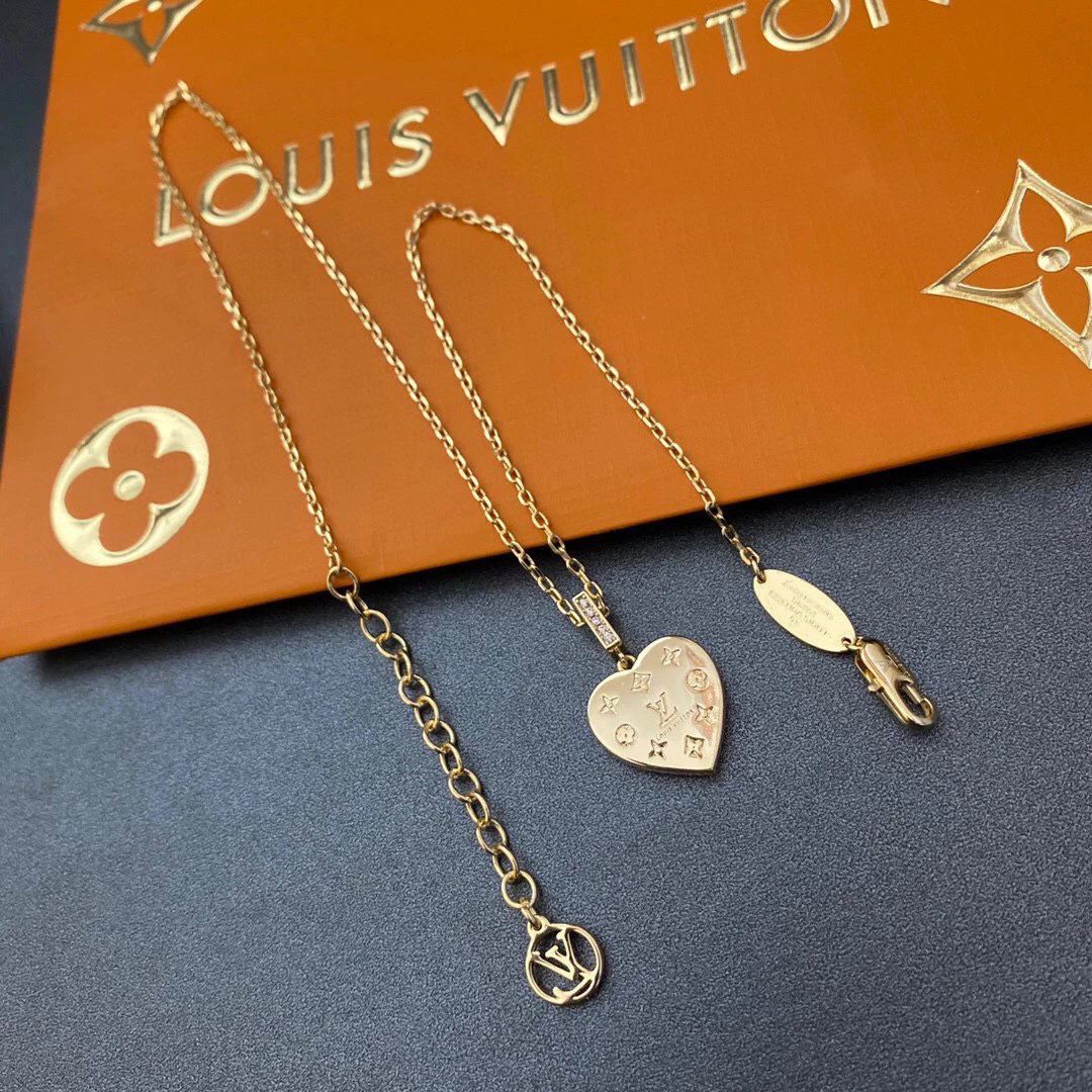 超美品　LOUIS VUITTON  ハートネックレス　刻印あり