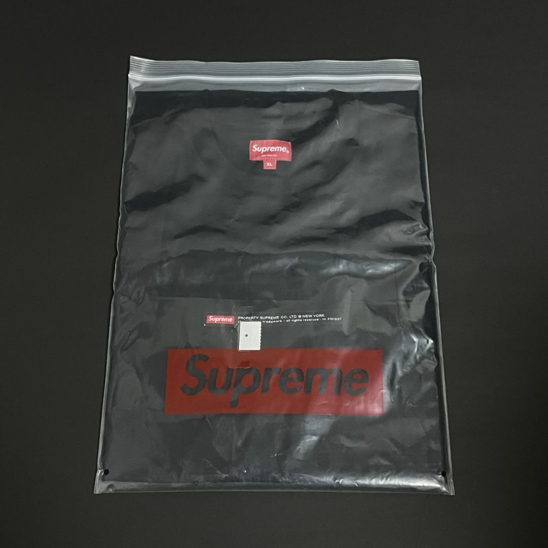 XL Supreme Property Label S/S Top Tシャツ