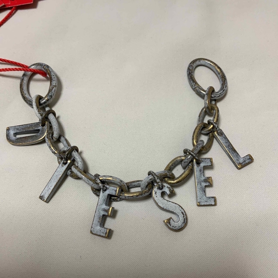 洗練されたデザイン DIESEL A-LETTERS CHARM 新モデル - キーホルダー