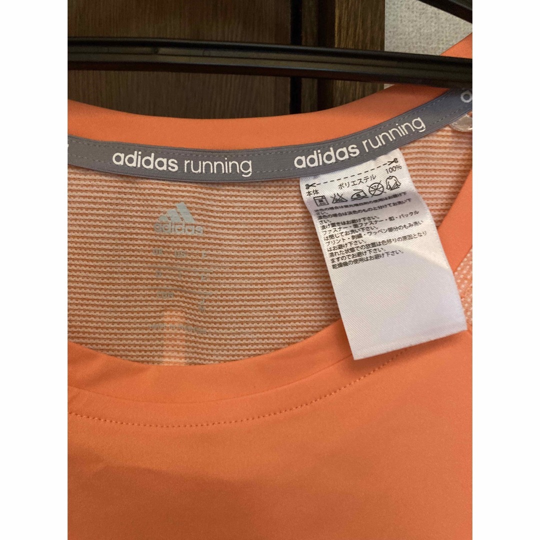 adidas(アディダス)のアディダス　ランニングTシャツ レディースのトップス(Tシャツ(長袖/七分))の商品写真