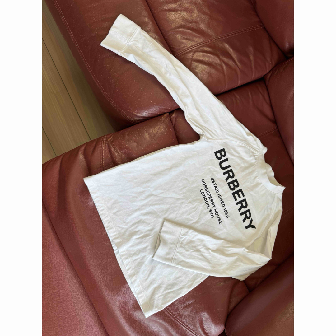 BURBERRY(バーバリー)のBurberry バーバリー 長袖　ロゴ　コットン　8Y キッズ/ベビー/マタニティのキッズ服女の子用(90cm~)(Tシャツ/カットソー)の商品写真