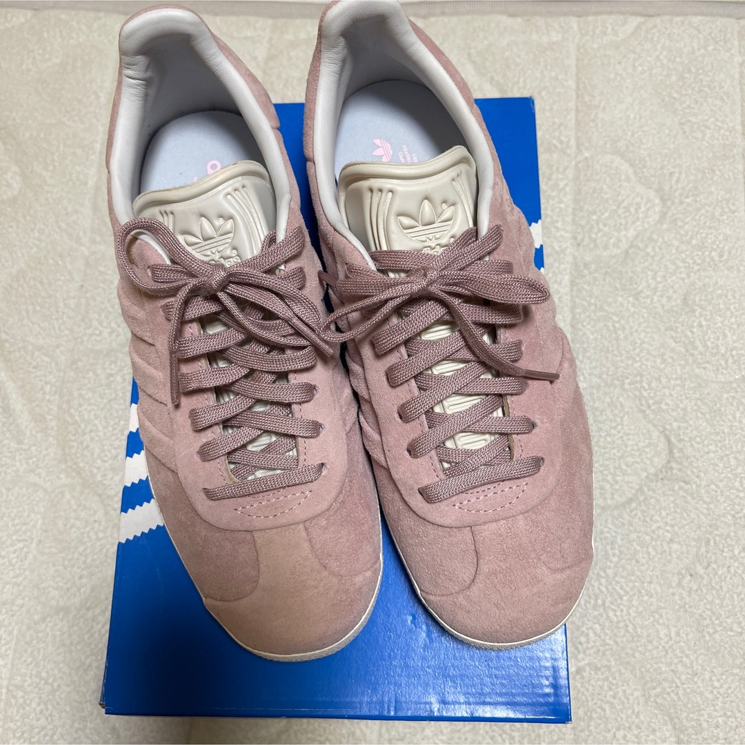 adidas(アディダス)のadidas originals GAZELLE ガゼル　ピンク23.5cm レディースの靴/シューズ(スニーカー)の商品写真