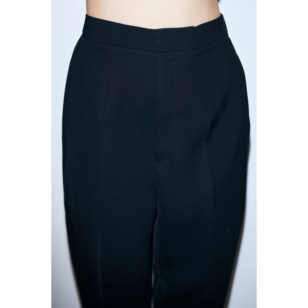ENFOLD - 新品【ENFOLD エンフォルド】CENTER-PRESS EGG PANTSの ENFOLD - 新品【ENFOLD エンフォルド】CENTER-PRESS EGG PANTSの