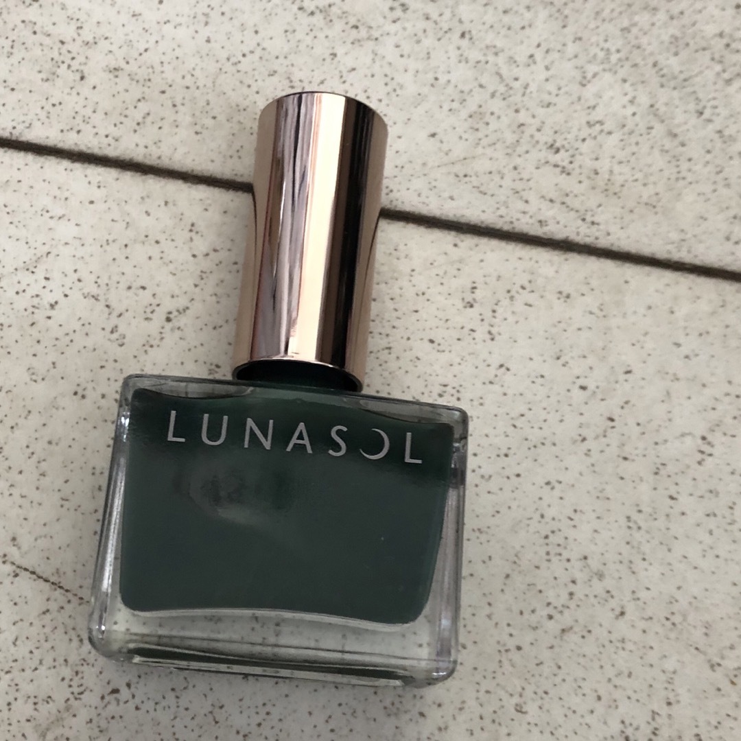 LUNASOL(ルナソル)のルナソル ネイルポリッシュ EX06 限定色 グリーン ネイルカラー　新品A コスメ/美容のネイル(ネイル用品)の商品写真
