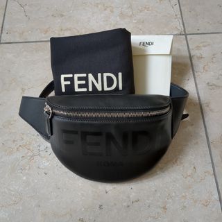 FENDI フェンディ 7VA525 AFBF 黒 ボディバッグ ウエストポーチ ...