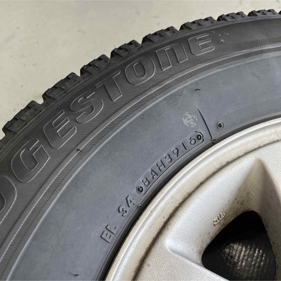 トヨタハイエーススタッドレスタイヤトヨタ純正ホイル付215/70R15