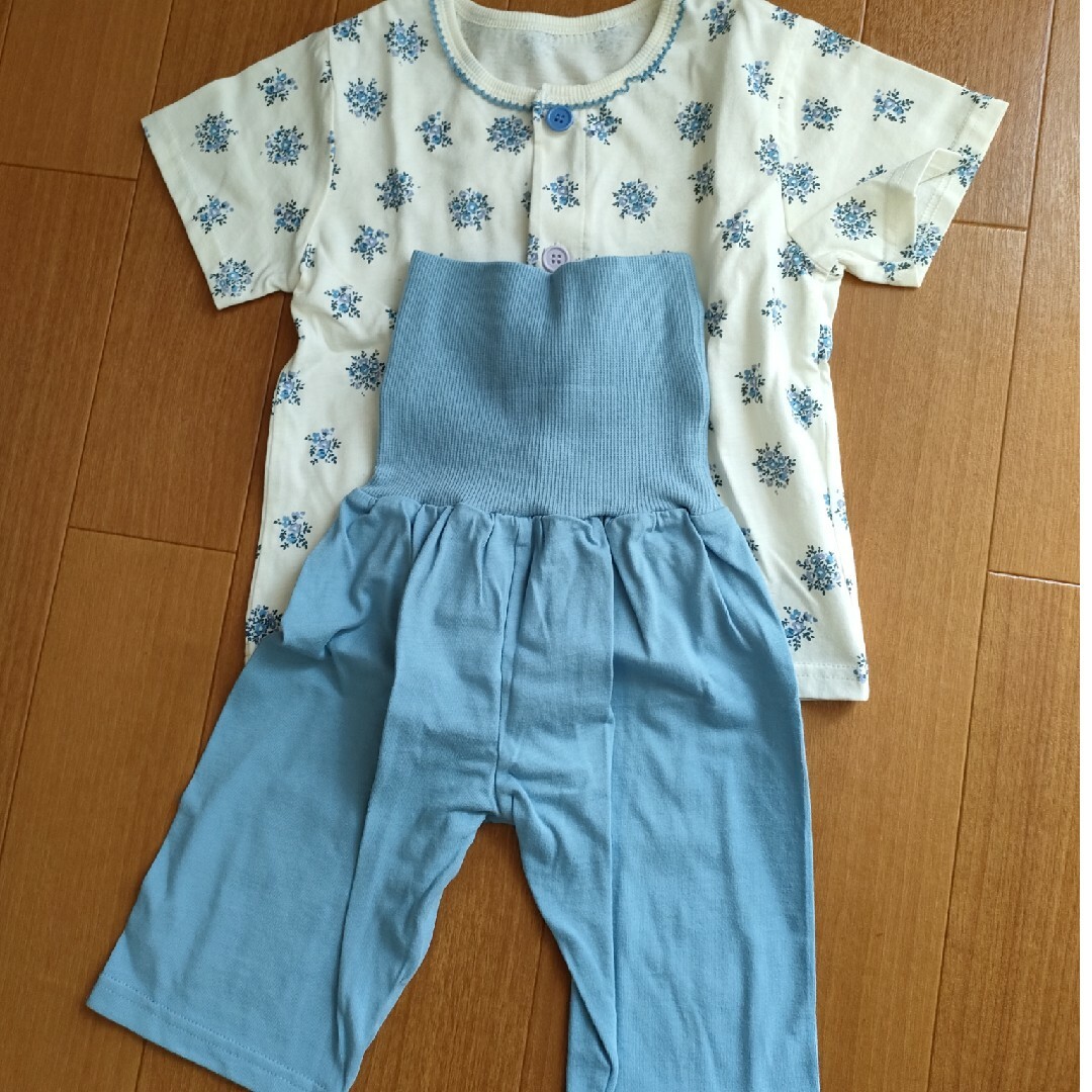 しまむら(シマムラ)の半袖パジャマ 100 キッズ/ベビー/マタニティのキッズ服女の子用(90cm~)(パジャマ)の商品写真