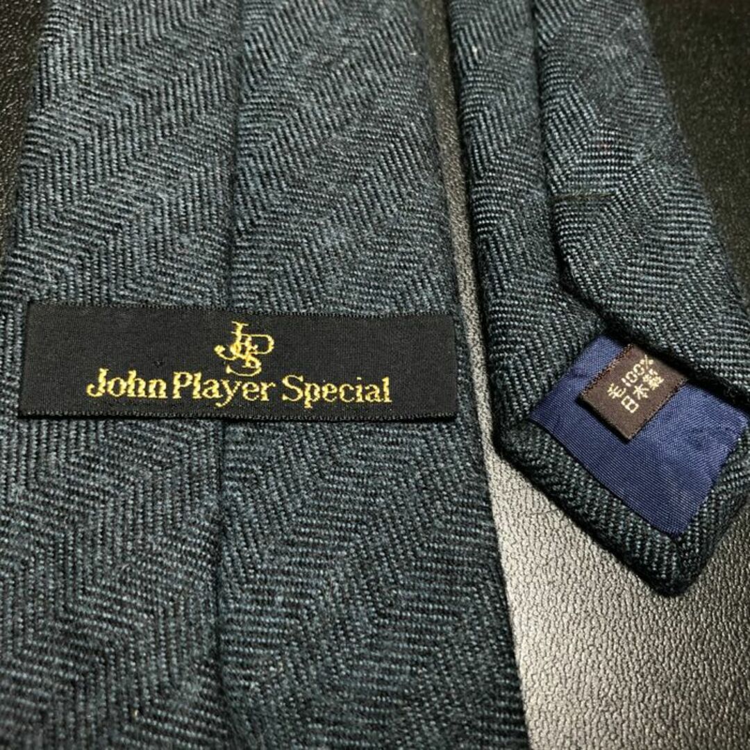 JPS(ジェーピーエス)のジョンプレイヤースペシャル ワンポイントロゴ ネクタイ ウール B104-G02 メンズのファッション小物(ネクタイ)の商品写真