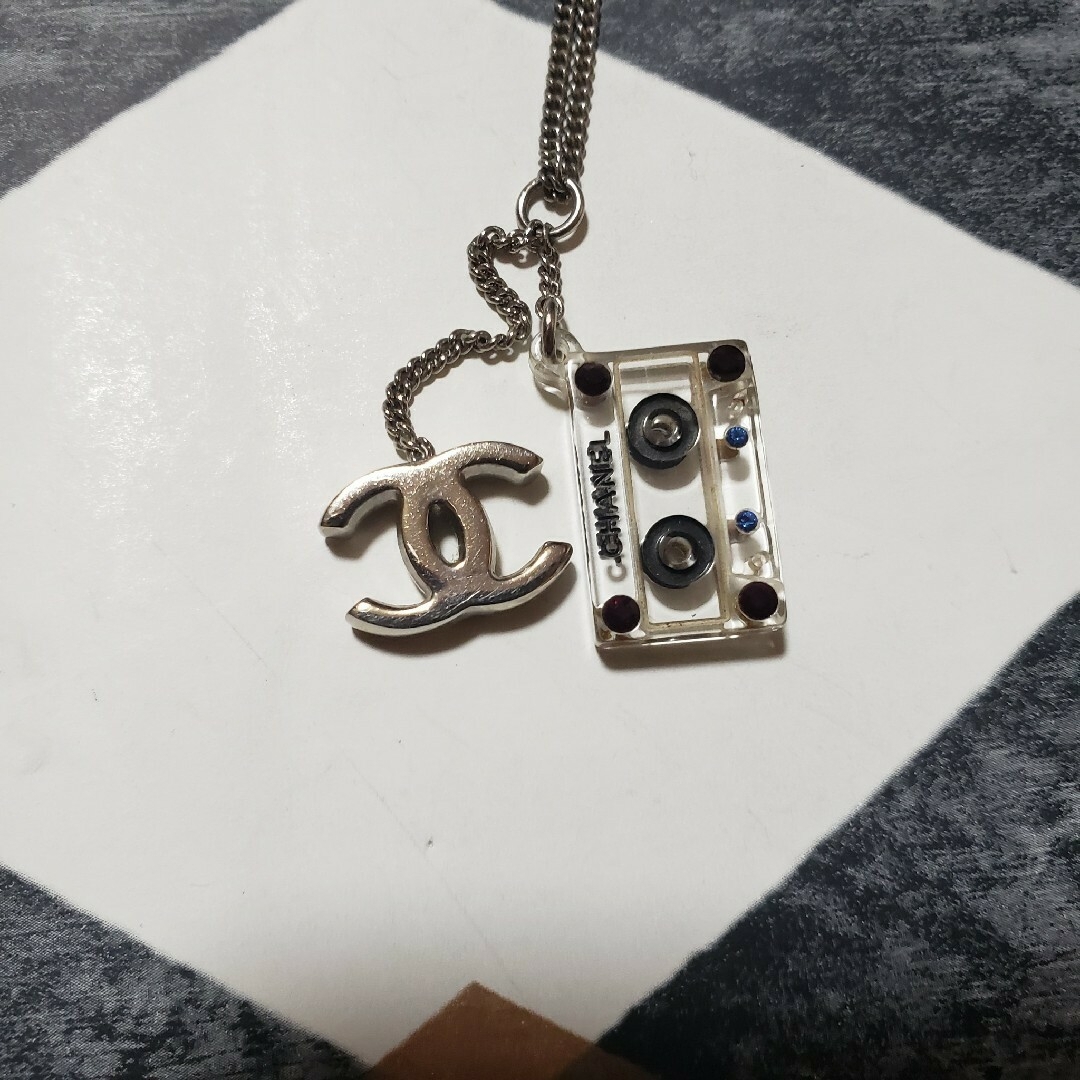 CHANEL(シャネル)のシャネル　カセットテープネックレス　激レア CHANEL レディースのアクセサリー(ネックレス)の商品写真