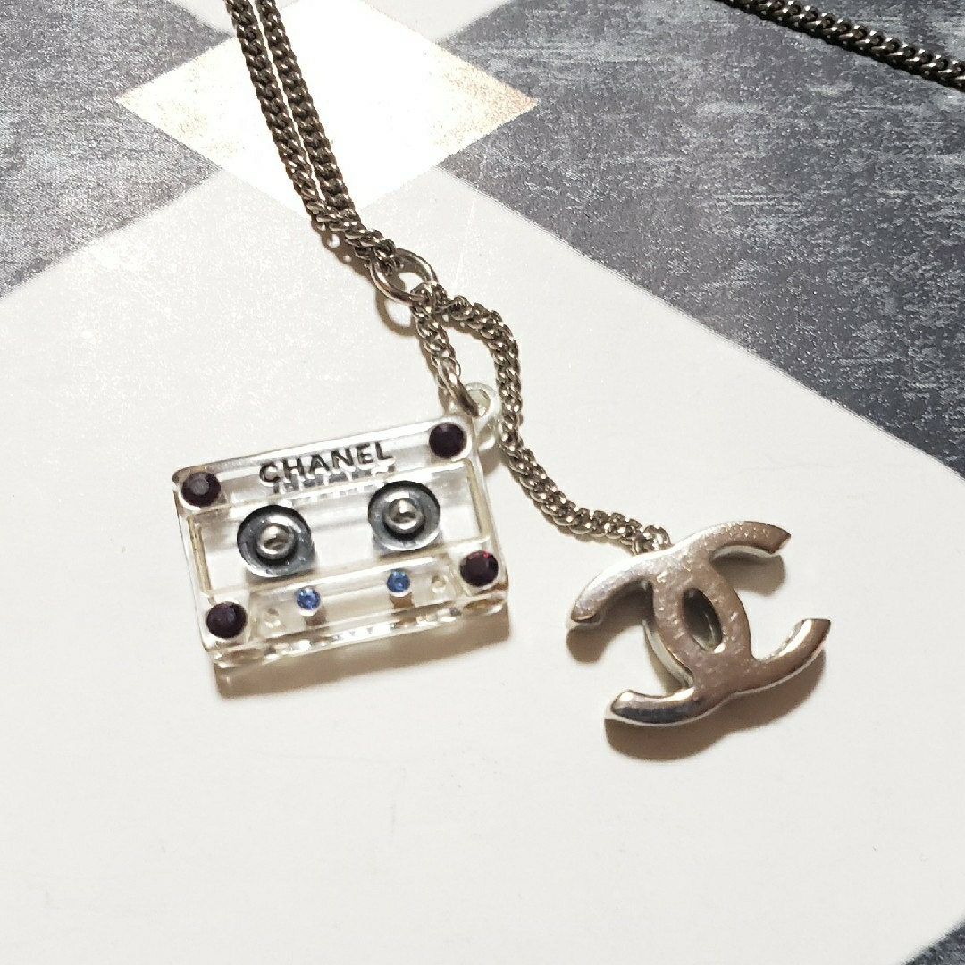 CHANEL(シャネル)のシャネル　カセットテープネックレス　激レア CHANEL レディースのアクセサリー(ネックレス)の商品写真