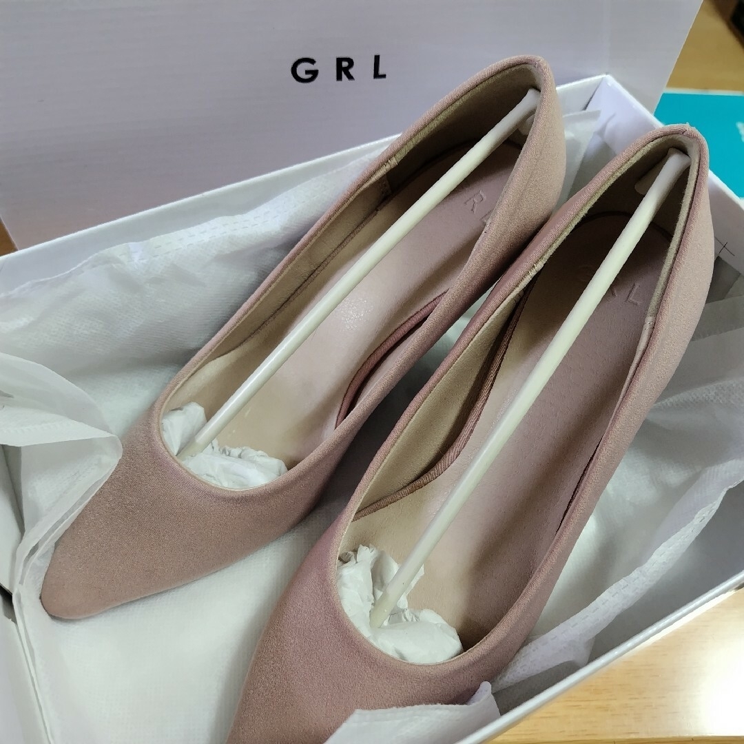 GRL(グレイル)の新品未使用 グレイル 低反発サテンポインテッドトゥプレーンパンプス レディースの靴/シューズ(ハイヒール/パンプス)の商品写真