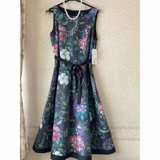 エムズグレイシー(M'S GRACY)の★購入者様決定済 🌹ワンピース42★2023年黒お花柄(ひざ丈ワンピース)