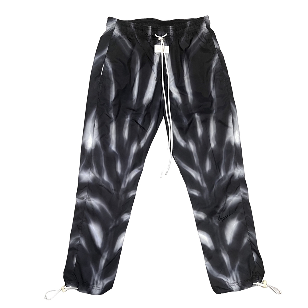 FEAR OF GOD(フィアオブゴッド)のFear Of God × Nike All Over Print Pants メンズのパンツ(その他)の商品写真