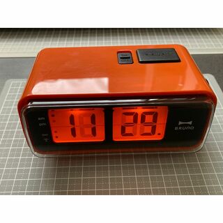 ブルーノ(BRUNO)の値下BRUNO LCDレトロアラームクロック S デジタル パタパタ 電波 時計(置時計)