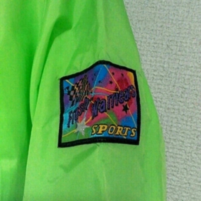 個性派ナイロンパーカー蛍光黄緑 レディースのジャケット/アウター(ナイロンジャケット)の商品写真