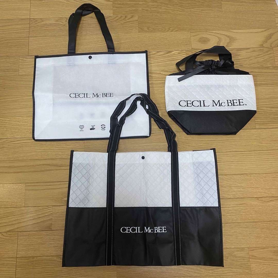 CECIL McBEE(セシルマクビー)の♥︎CECIL Mc BEE♥︎不織布ショッパー♥︎ レディースのバッグ(ショップ袋)の商品写真