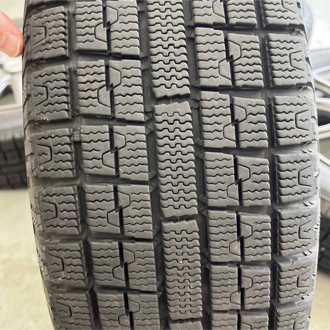 日産ノートスタッドレスタイヤホイル付185/70R14 E12