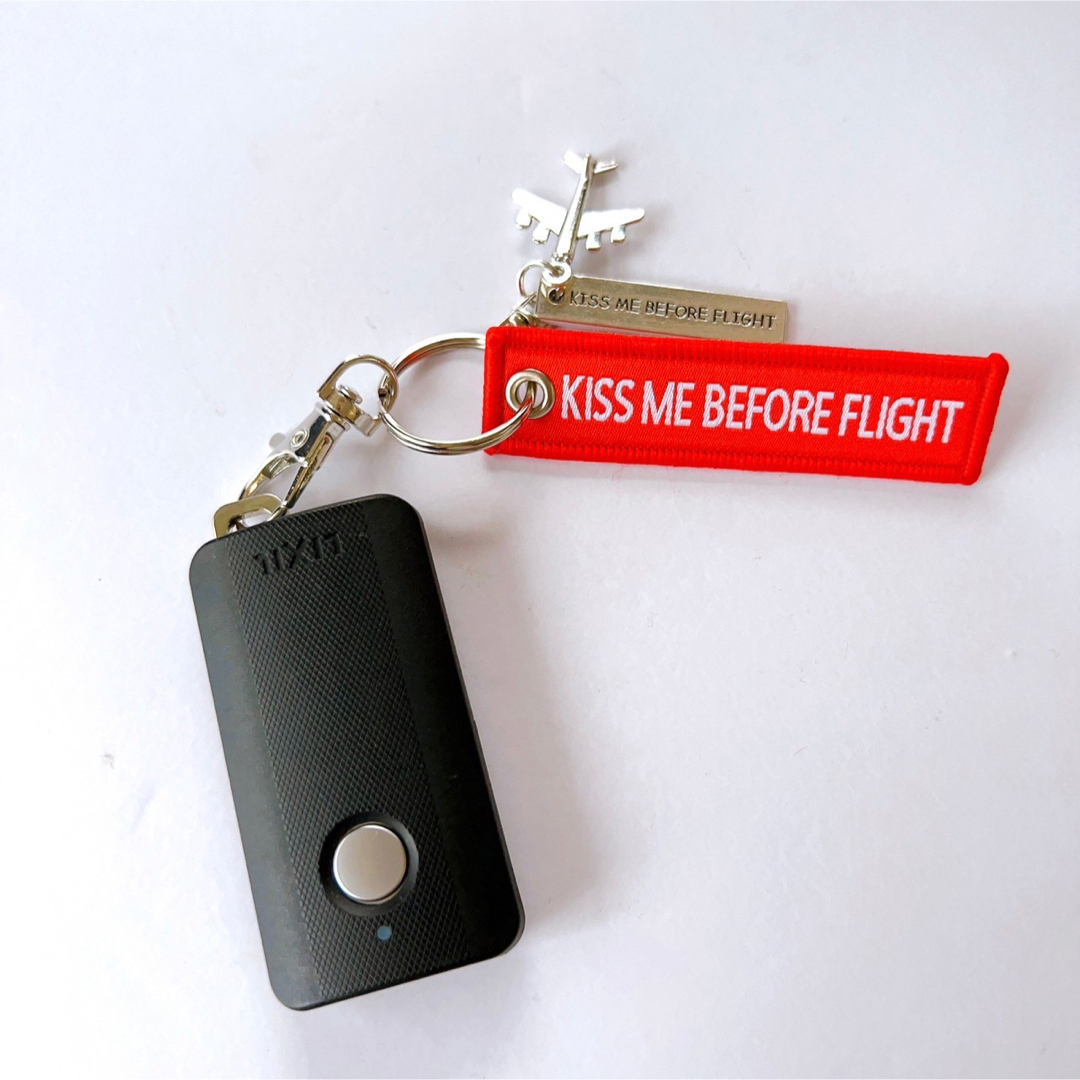 飛行機　キーホルダー フライトタグ KISS ME BEFORE FLIGHT  エンタメ/ホビーのテーブルゲーム/ホビー(航空機)の商品写真