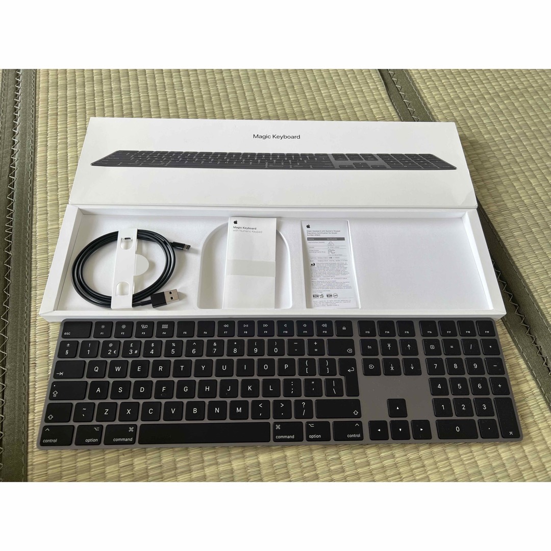 APPLE MAGIC KEYBOARD(テンキーツキUS) スペースグレイ-