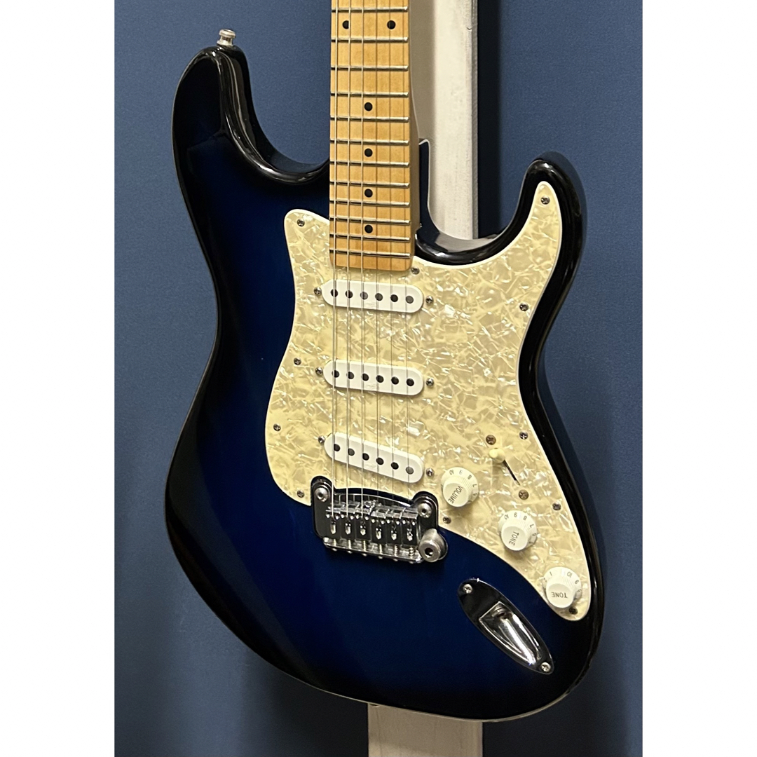 G&L Tribute Series Legacy Blueburst ストラト