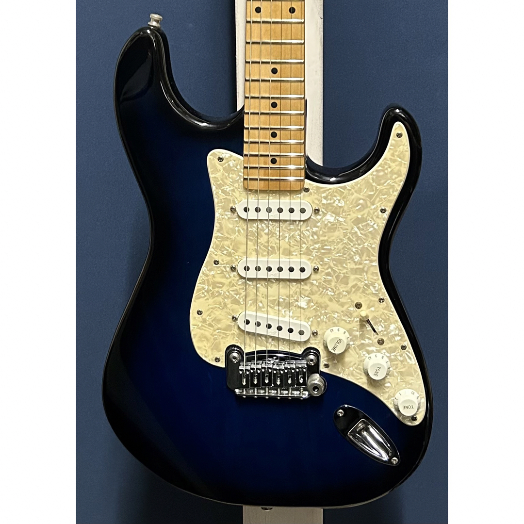 G&L Tribute Series Legacy Blueburst ストラト