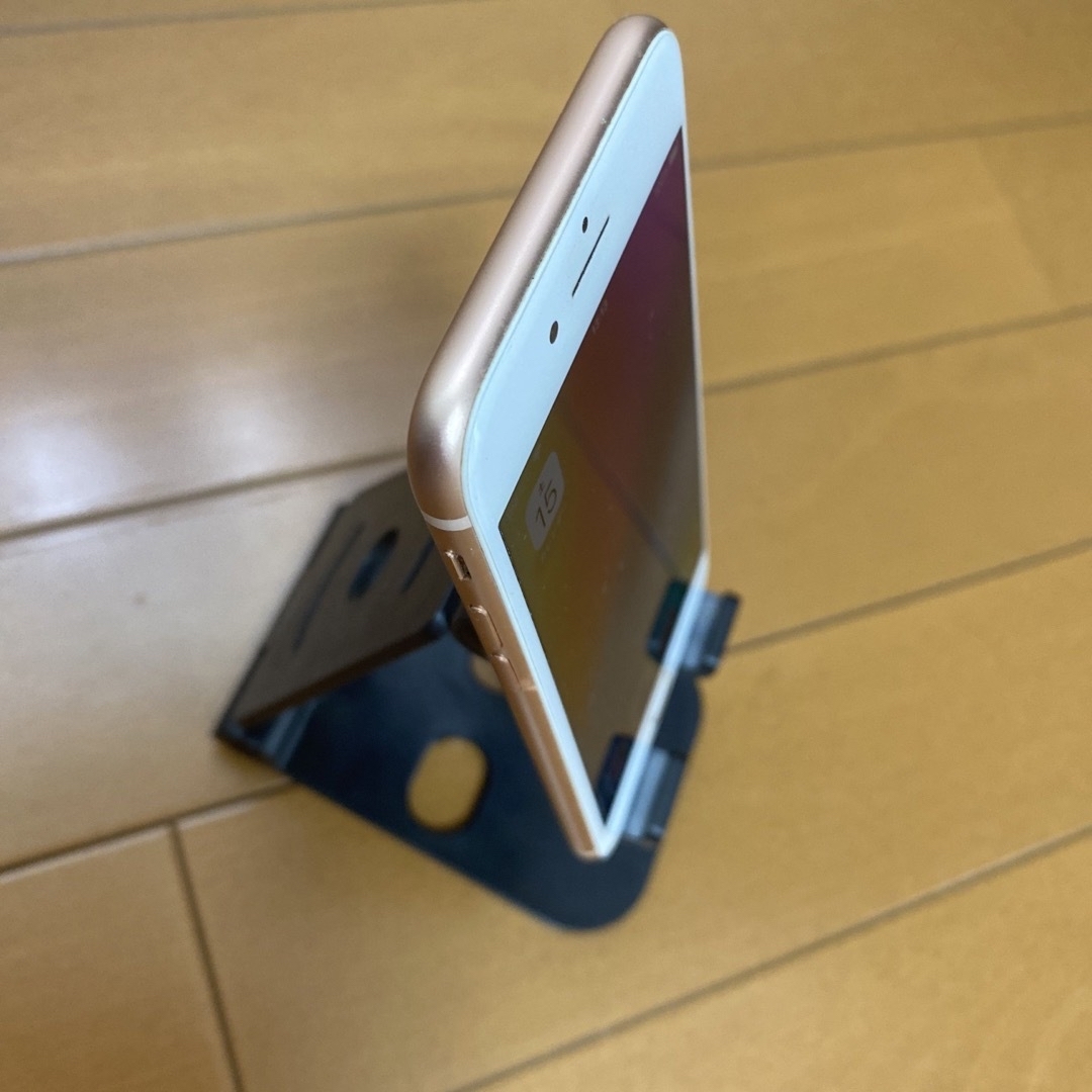 Apple(アップル)のiPhone8（ピンクゴールド） simフリー 64GB　 バッテリー100%  スマホ/家電/カメラのスマートフォン/携帯電話(スマートフォン本体)の商品写真