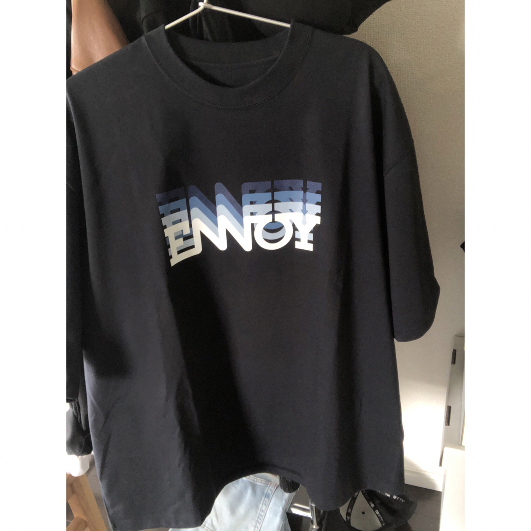 【ennoy】ELECTRIC LOGO GRADATION SS TEE