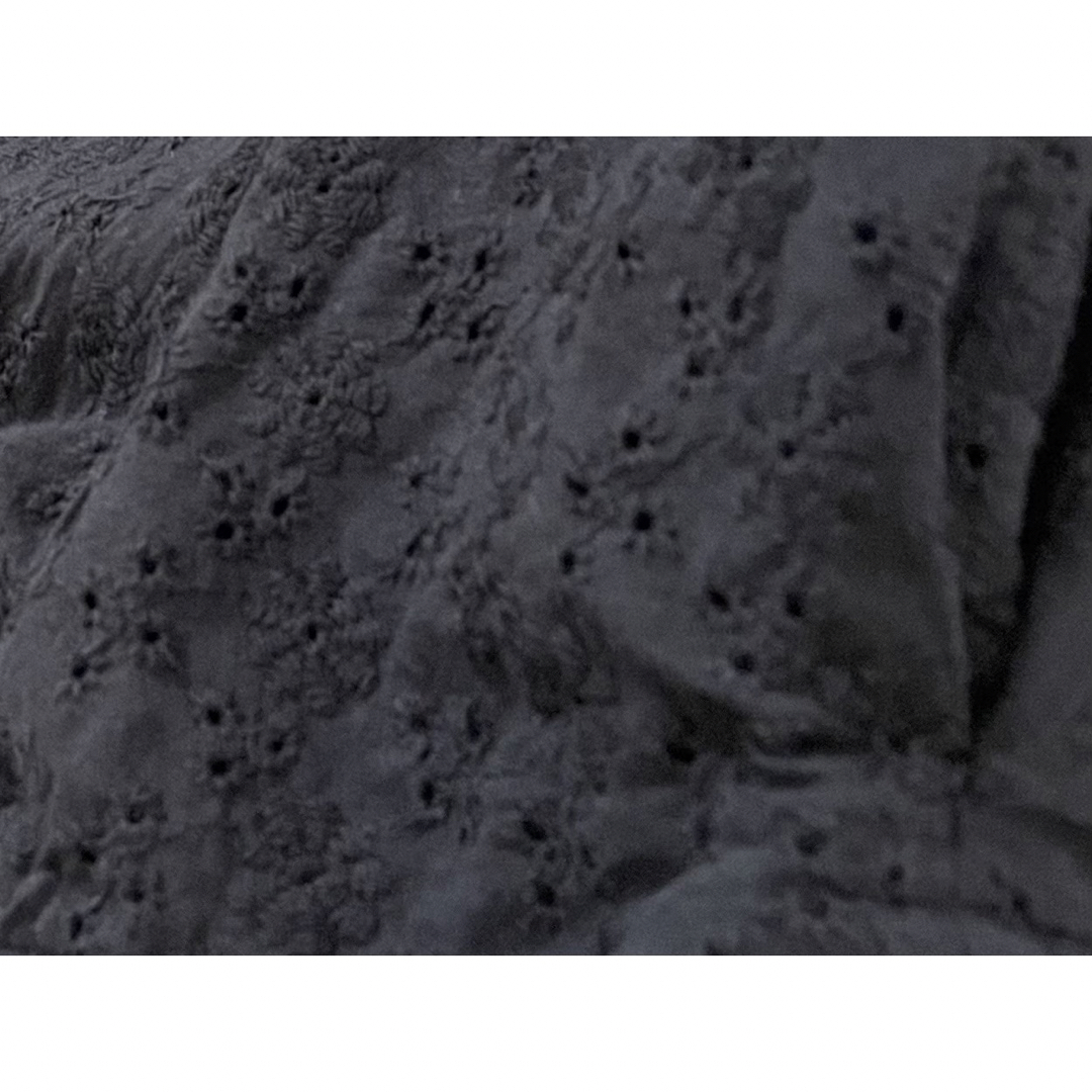 GU(ジーユー)の美品GUジーユーパフスリーブレースロングワンピース黒Sキャミワンピース付き レディースのワンピース(ロングワンピース/マキシワンピース)の商品写真
