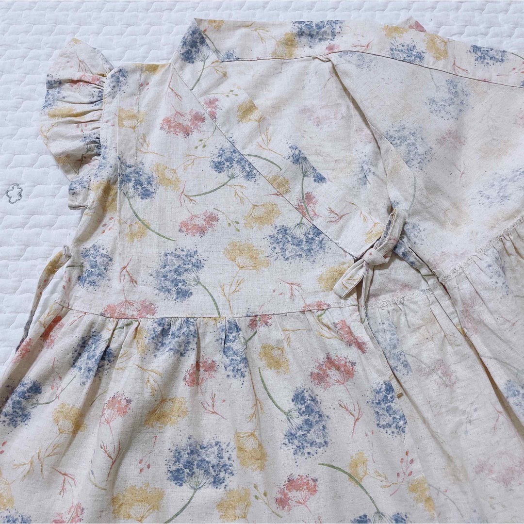 袖フリル　花柄　浴衣　ワンピース　95 キッズ/ベビー/マタニティのキッズ服女の子用(90cm~)(甚平/浴衣)の商品写真