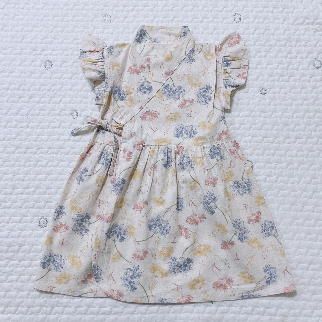 袖フリル　花柄　浴衣　ワンピース　95 キッズ/ベビー/マタニティのキッズ服女の子用(90cm~)(甚平/浴衣)の商品写真