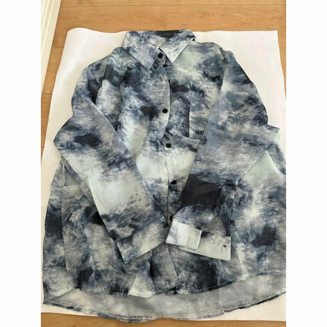 シースルーシャツ　シアーシャツ　タイダイ　 韓国　青　ブルー　藍色　冷え予防 レディースのトップス(シャツ/ブラウス(長袖/七分))の商品写真