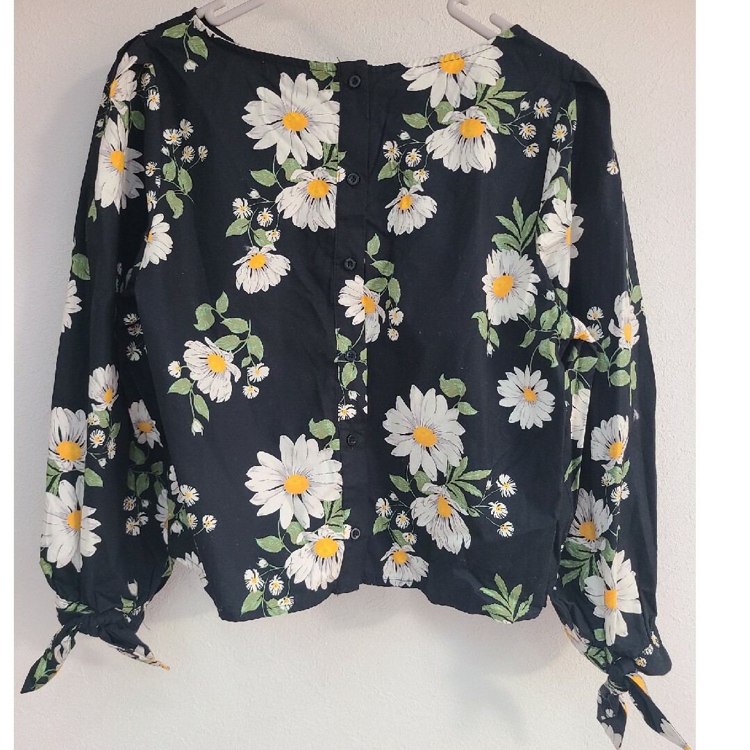 FOREVER21 フォーエバートゥエンティーワン 花柄 レースアップ トップス