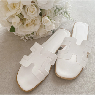 H型サンダル ペタンコ靴 スリッパ 白色(サンダル)