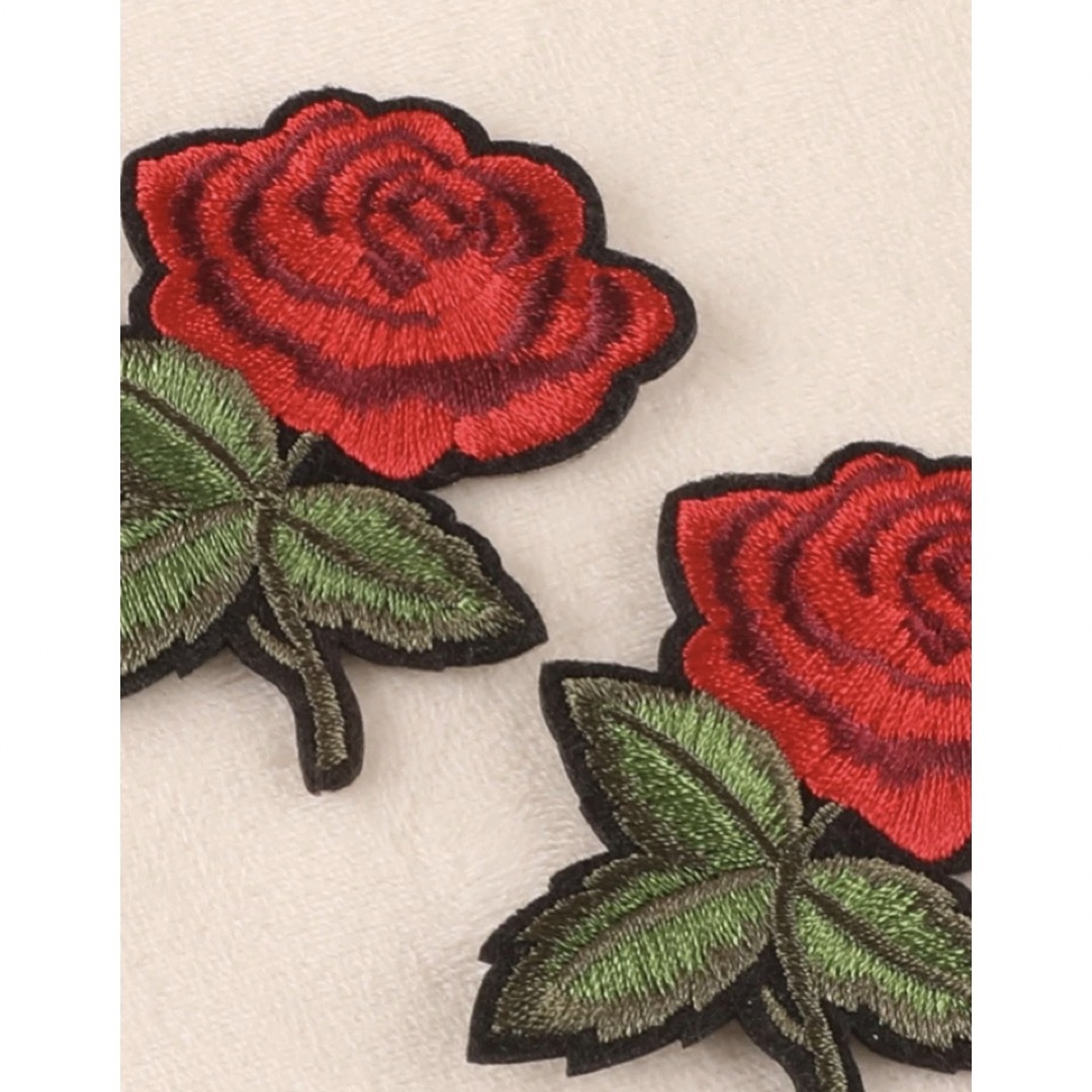 ZARA(ザラ)のバラ　薔薇　ローズ　刺繍　ワッペン ハンドメイドの素材/材料(各種パーツ)の商品写真