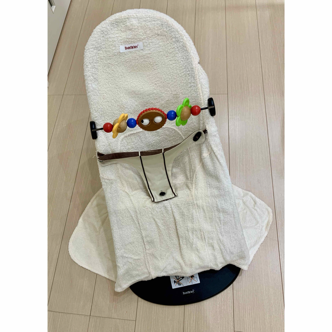 BABYBJORN(ベビービョルン)のベビージョルン　バウンサー　おもちゃ付き キッズ/ベビー/マタニティのキッズ/ベビー/マタニティ その他(その他)の商品写真