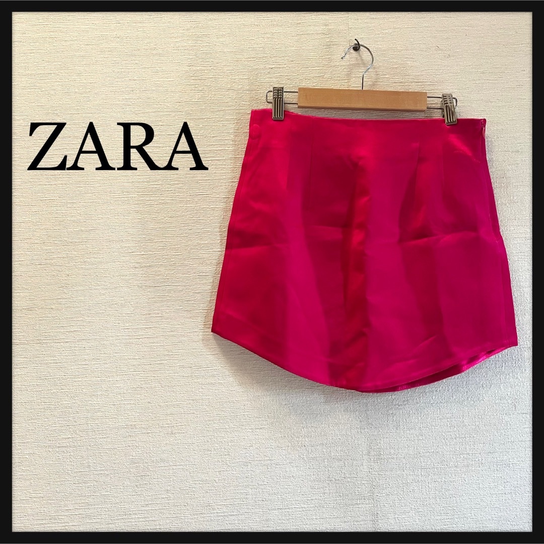 ZARA(ザラ)の新品　ZARA  ミニスカート  ショッキングピンク　ラウンドカット レディースのスカート(ミニスカート)の商品写真