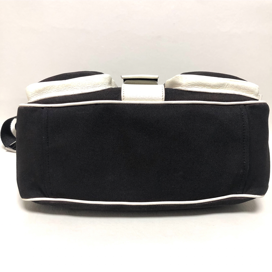 PRADA プラダ 三角プレート キャンパス/レザー ショルダーバッグ PRADA プラダ 三角プレート キャンパス/レザー ショルダーバッグ