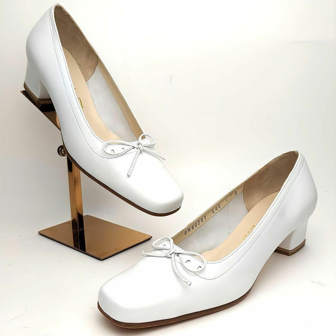 新品そっくりさん⭐フェラガモFerragamo リボンパンプス4D 白 新品そっくりさん⭐フェラガモFerragamo リボンパンプス4D 白