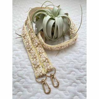 インド刺繍リボン　ショルダーストラップ　スマホショルダー　カメラストラップSCY(スマホストラップ/チャーム)