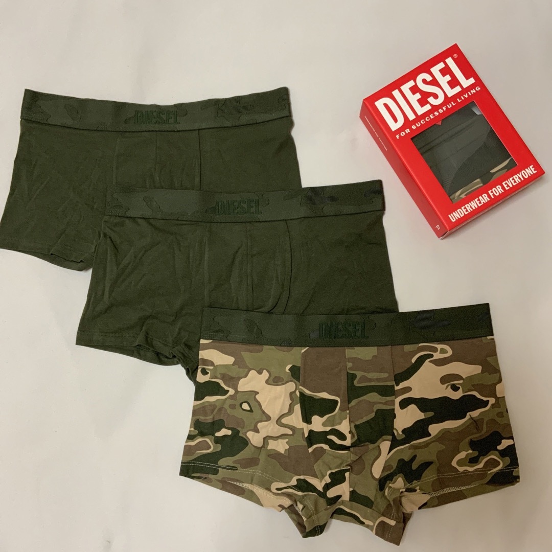 DIESEL(ディーゼル)のDIESEL　UMBX-DAMIENTHREEPACK　ミリタリーグリーン　S メンズのアンダーウェア(ボクサーパンツ)の商品写真