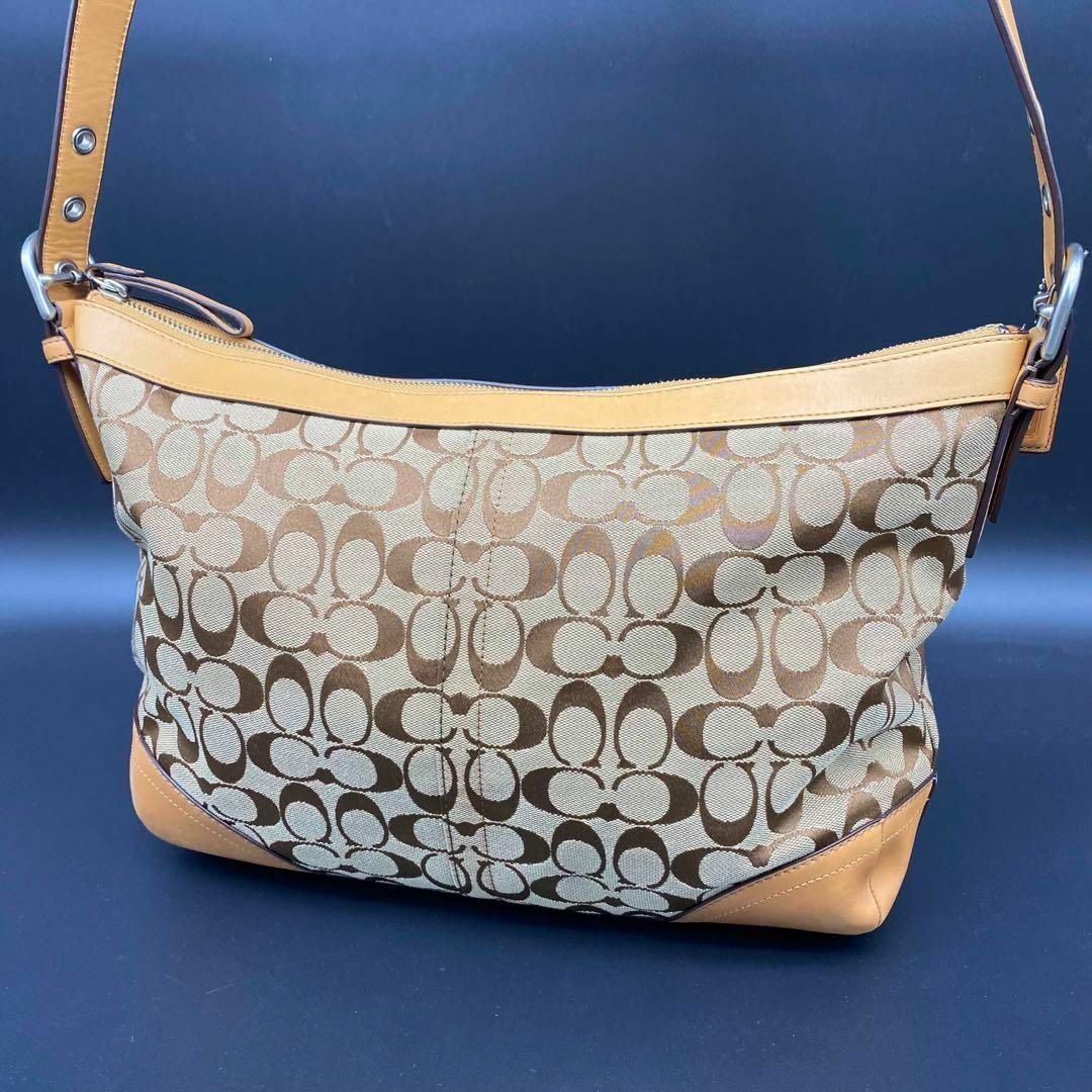 【極美品】coach ショルダーバック ヌメ A4収納 シグネチャー レザー-