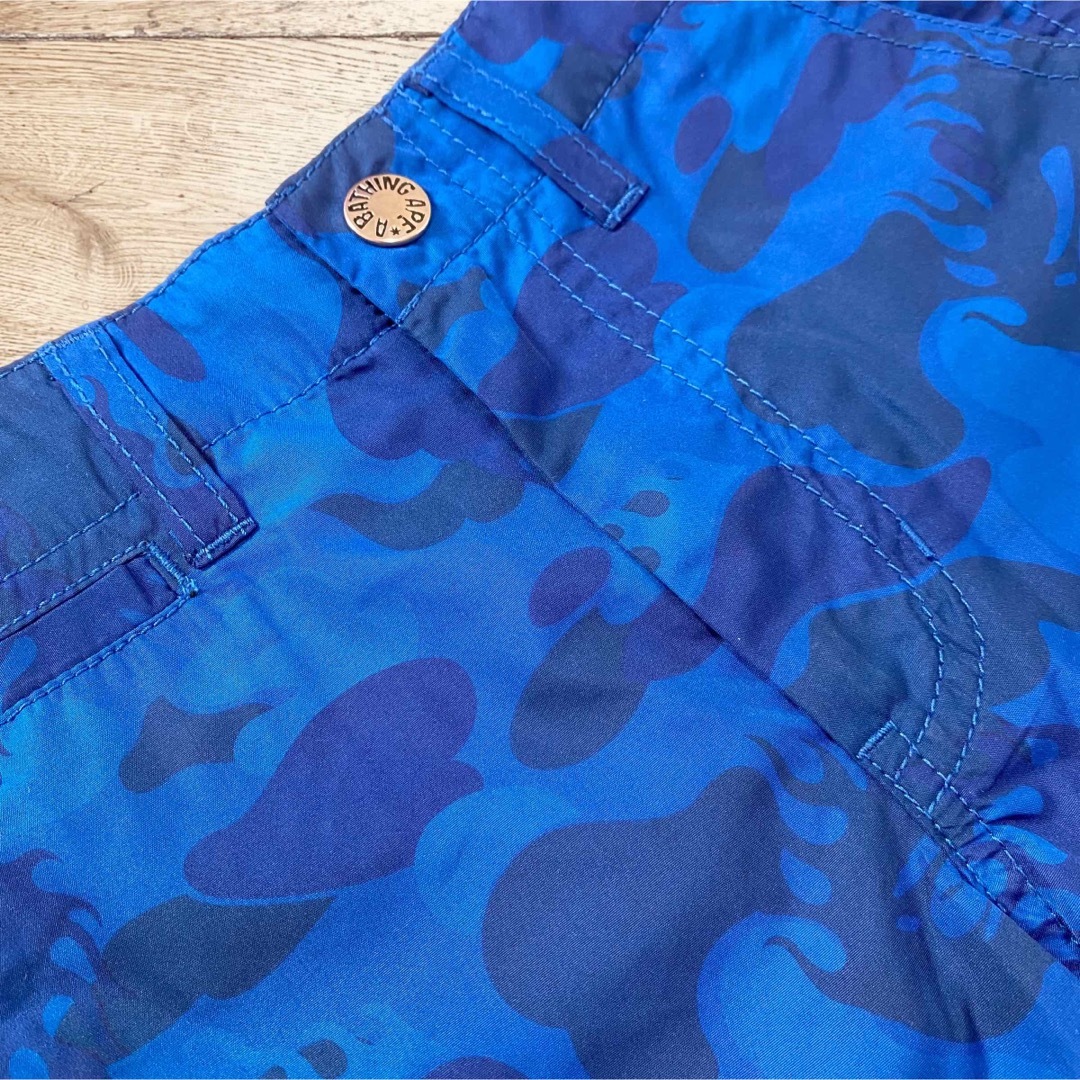 A BATHING APE(アベイシングエイプ)のAPE BAPE KIDS ベイプキッズ　カモフラ　迷彩　ブルー　ハーフパンツ キッズ/ベビー/マタニティのキッズ服男の子用(90cm~)(パンツ/スパッツ)の商品写真