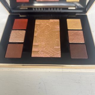 ボビイブラウン(BOBBI BROWN)のボビイブラウン　リュクス アイ&チークパレット　限定　美品(アイシャドウ)