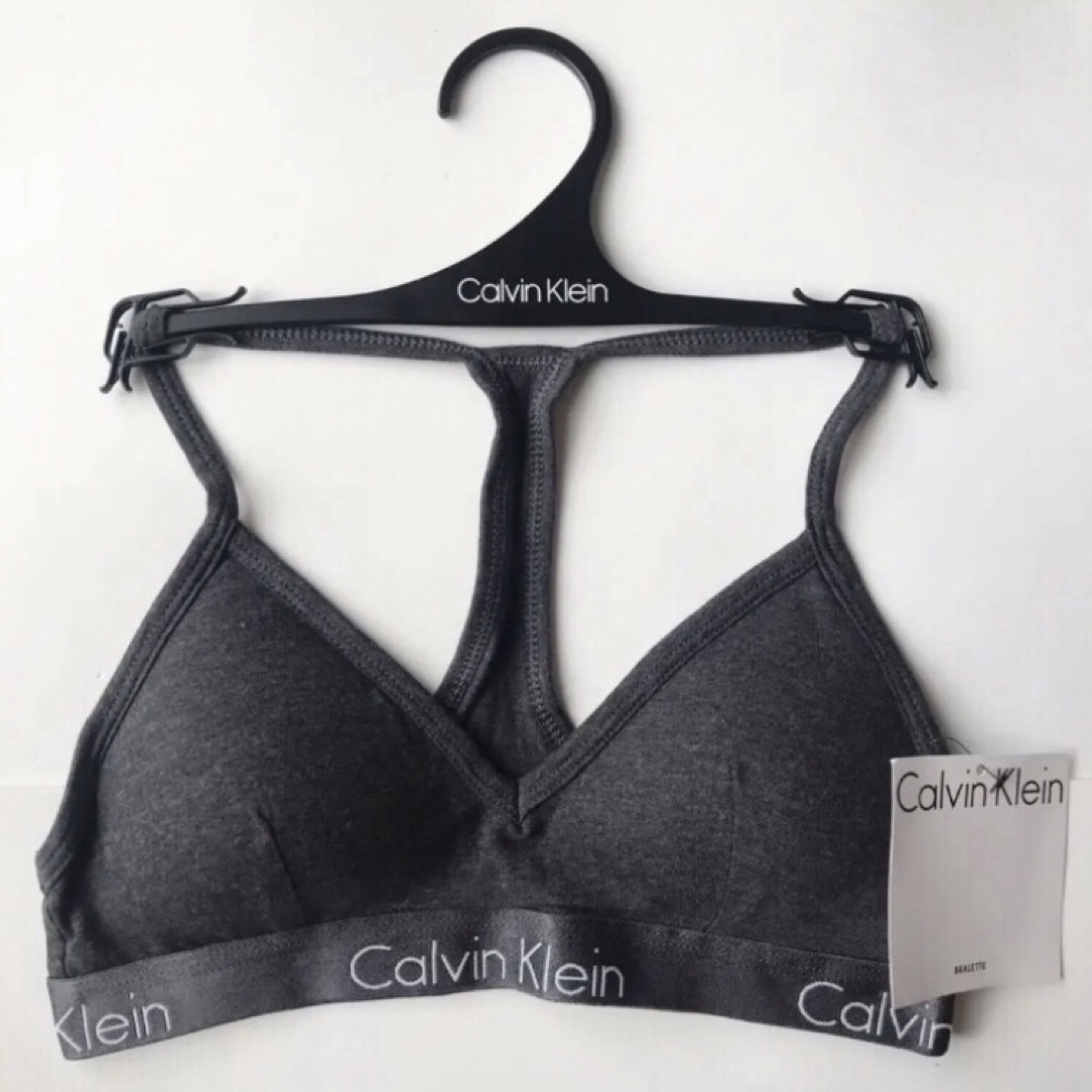 Calvin Klein(カルバンクライン)のレア 新品 下着 USA カルバンクライン ブラ Tショーツ チャコール S レディースの下着/アンダーウェア(ブラ&ショーツセット)の商品写真