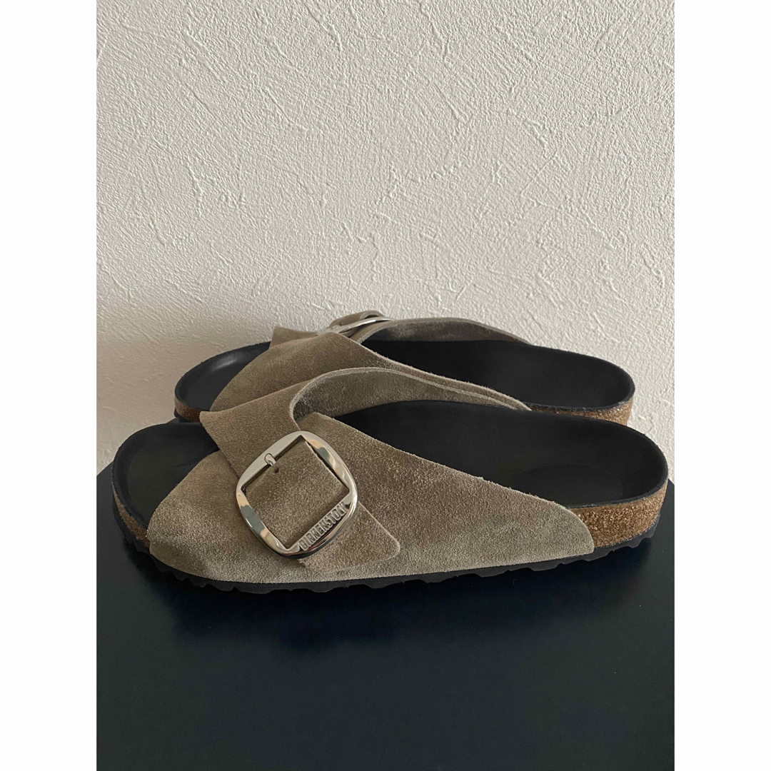 BIRKENSTOCK(ビルケンシュトック)の【新品】ビルケンシュトック　アローサ　ビックバックル　サンダル　43 メンズの靴/シューズ(サンダル)の商品写真