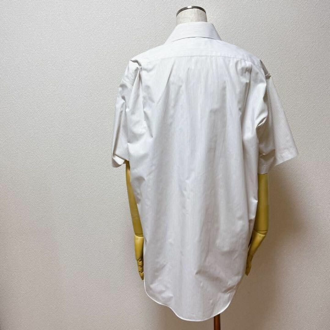 Courreges(クレージュ)のクレージュ メンズ Yシャツ 半袖 ストライプ ホワイト ベージュ系 メンズのトップス(シャツ)の商品写真