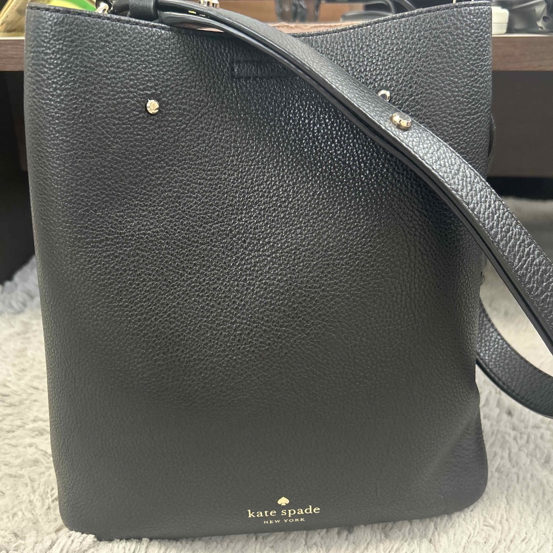 kate spade new york(ケイトスペードニューヨーク)のケイトスペード　黒バッグ レディースのバッグ(ハンドバッグ)の商品写真