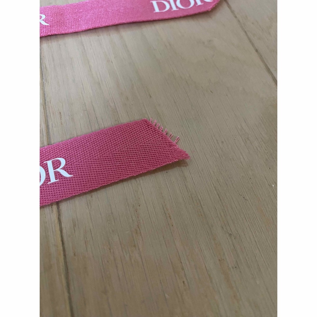 Dior(ディオール)のDior ディオール　ピンク　リボン　2本セット インテリア/住まい/日用品のオフィス用品(ラッピング/包装)の商品写真