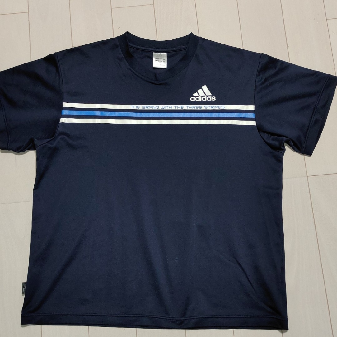 adidas(アディダス)のadidasメンズシャツ スポーツ/アウトドアのサッカー/フットサル(ウェア)の商品写真